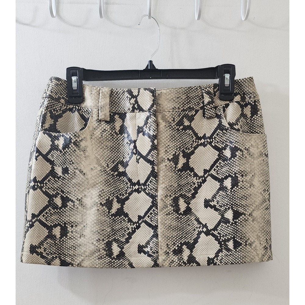 By Dyln Xaavier Snakeskin Mini Skirt Grey Cream Faux Leather Size S DL2844